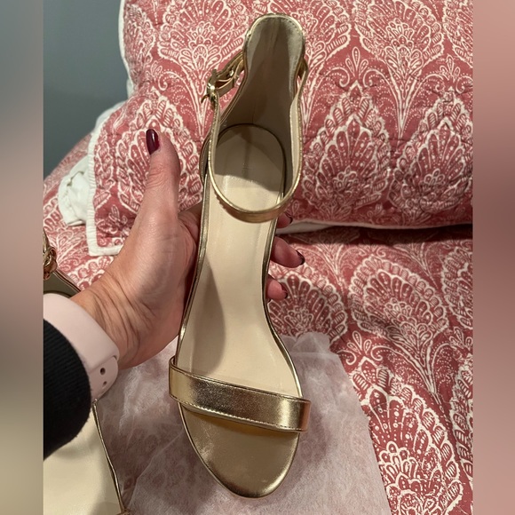 Halston Rose Gold heels size seven worn once - Picture 3 of 8
